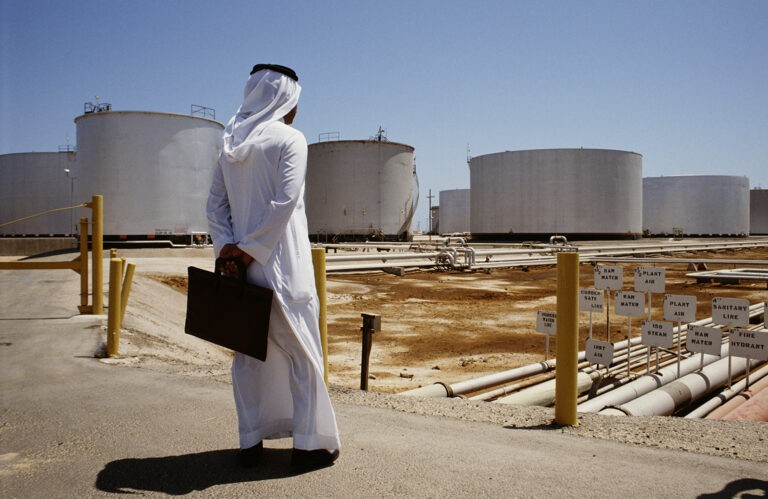 Saudi-Arabien verkauft russisches Öl weiter und erschöpft damit die westlichen Ressourcen