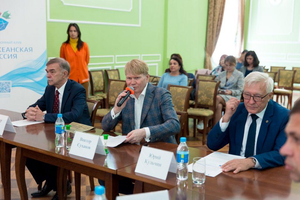 Модератор круглого стола Виктор Суханов Модератор круглого стола Виктор Суханов. Фото: ИА PrimaMedia